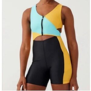 Outdoor Voices STW Cutout Bodysuit in
Capri/Mango/Black S
